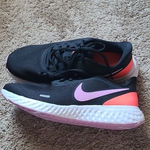Nike Revolution sz 10